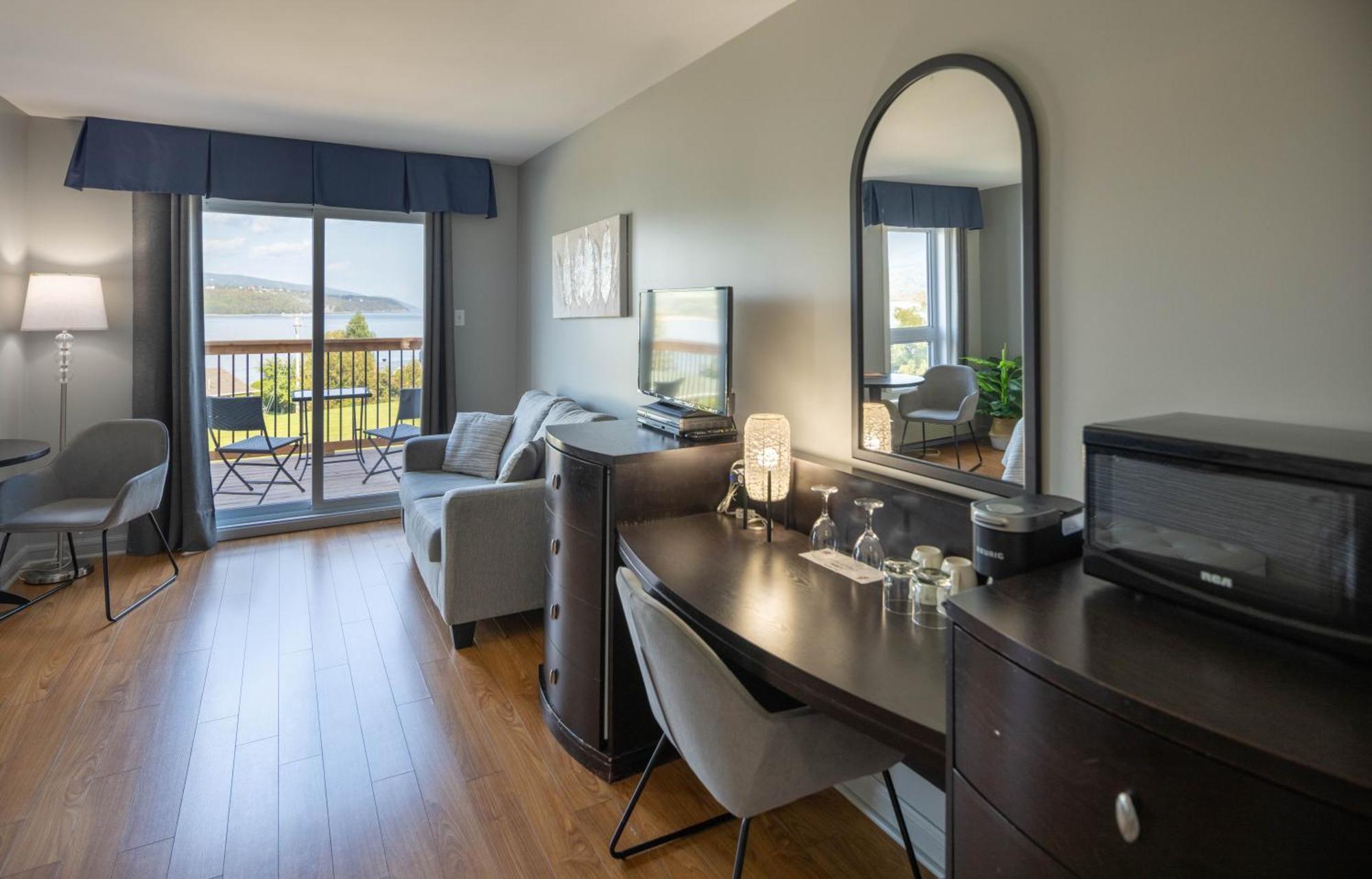 Le Point De Vue Motel 3*