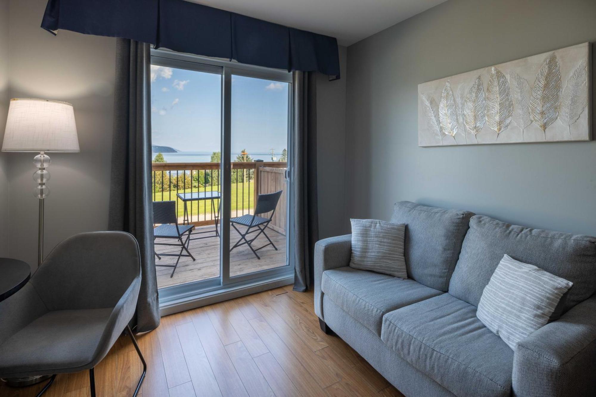 Le Point De Vue Motel 3*